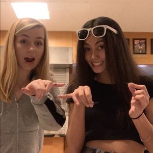 Meet your Posher, Sala